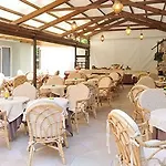 Salus Hotel
