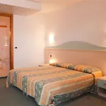 Salus Hotel