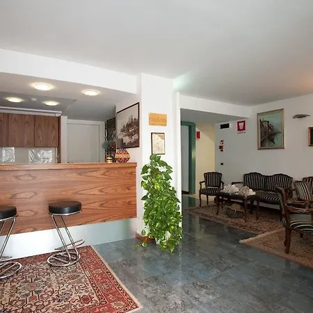 Salus Hotel