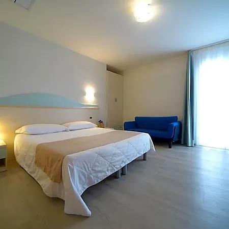Salus 4*