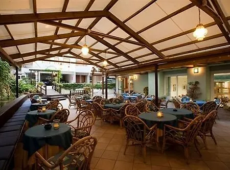 Salus Hotel