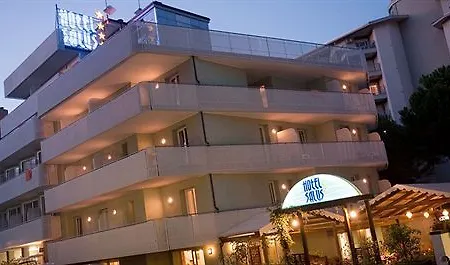 萨鲁思酒店 酒店 利尼亚诺萨比亚多罗