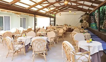 Salus Hotel